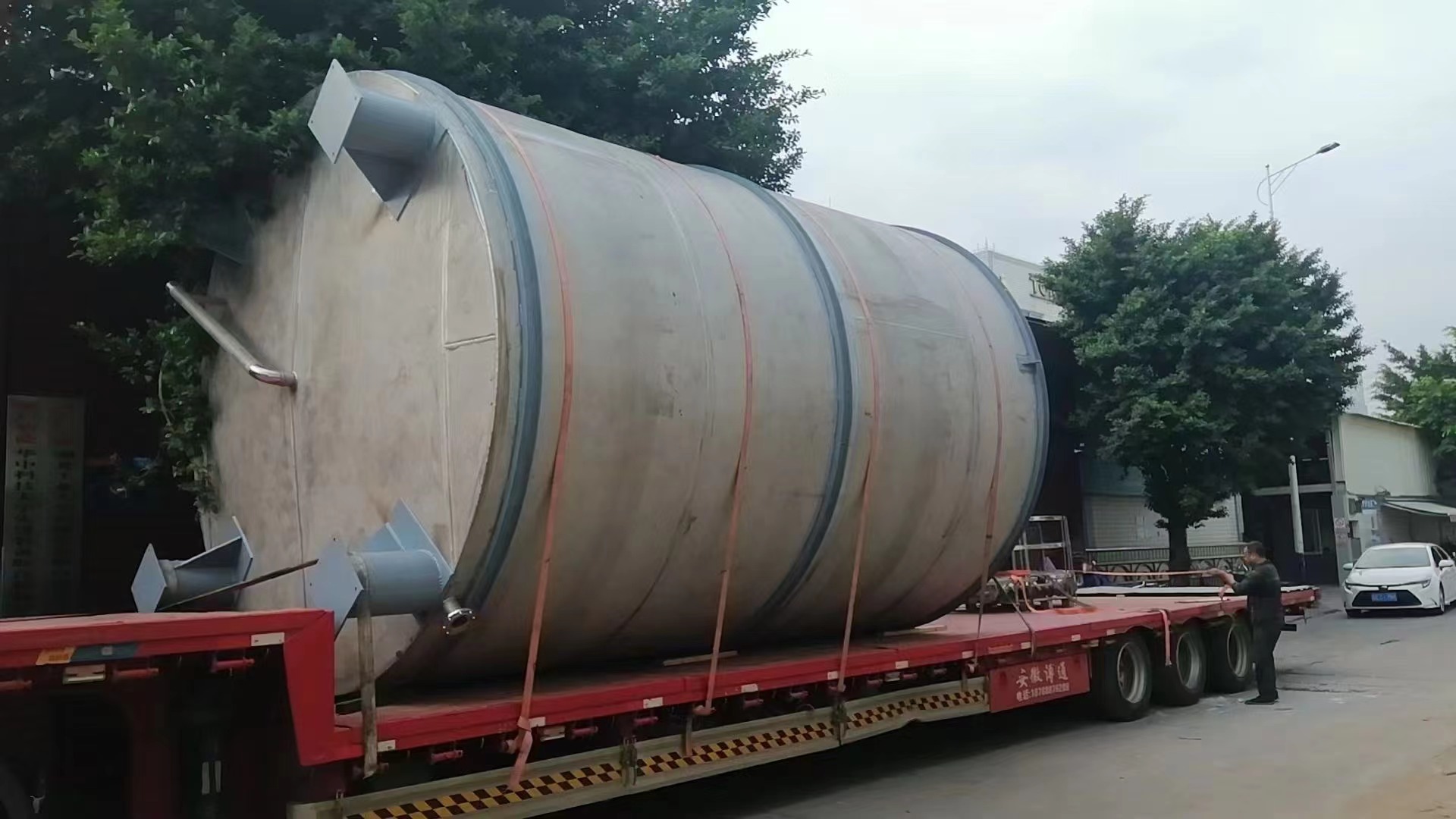 廣西萬磊集團(tuán)化工儲罐 埋地儲罐 立式儲罐 工程總包(圖1)