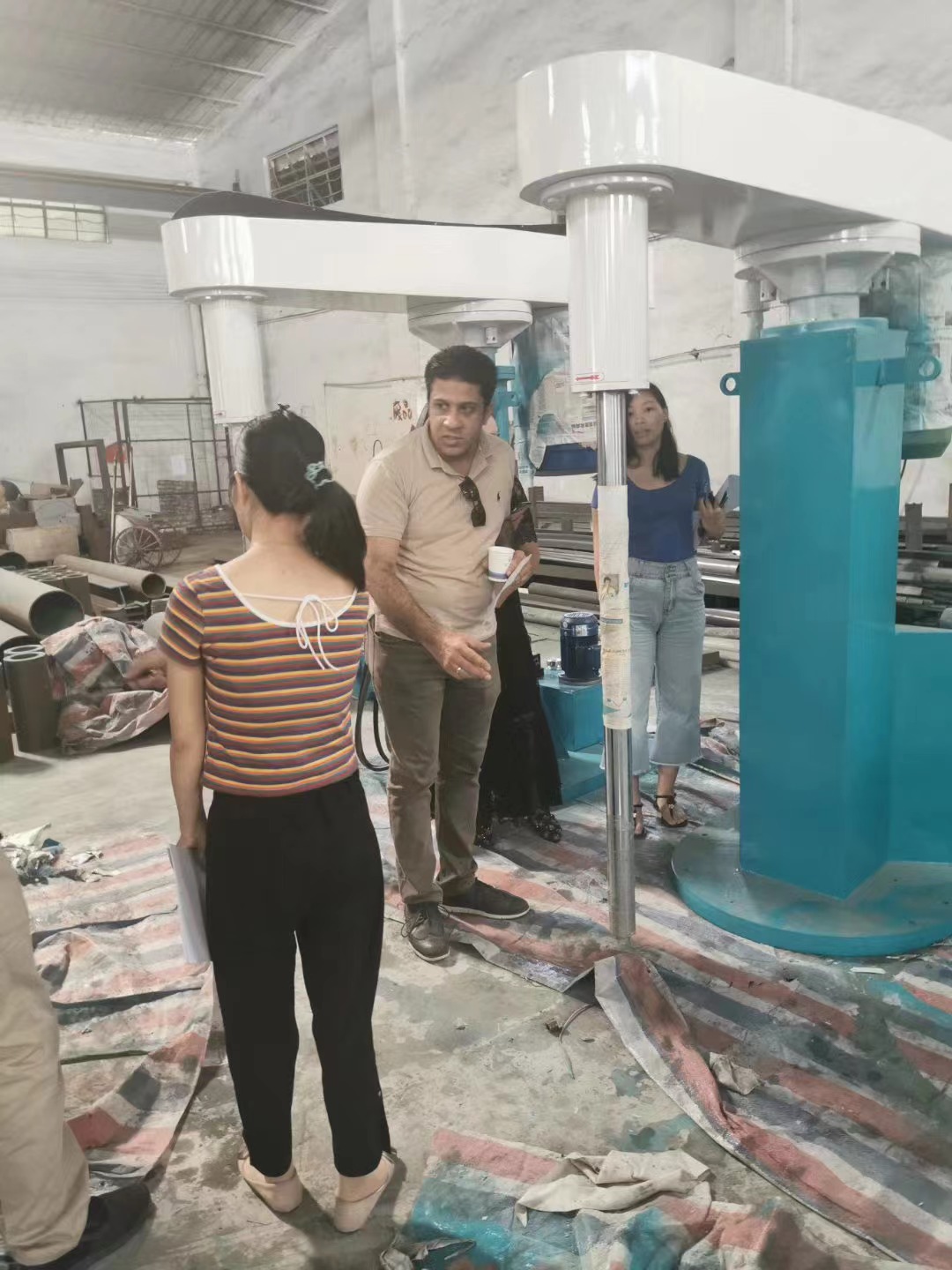 發(fā)往 迪拜 阿聯(lián)酋 高速分散機(jī) 及蝶式攪拌機(jī)采購項(xiàng)目(圖3)