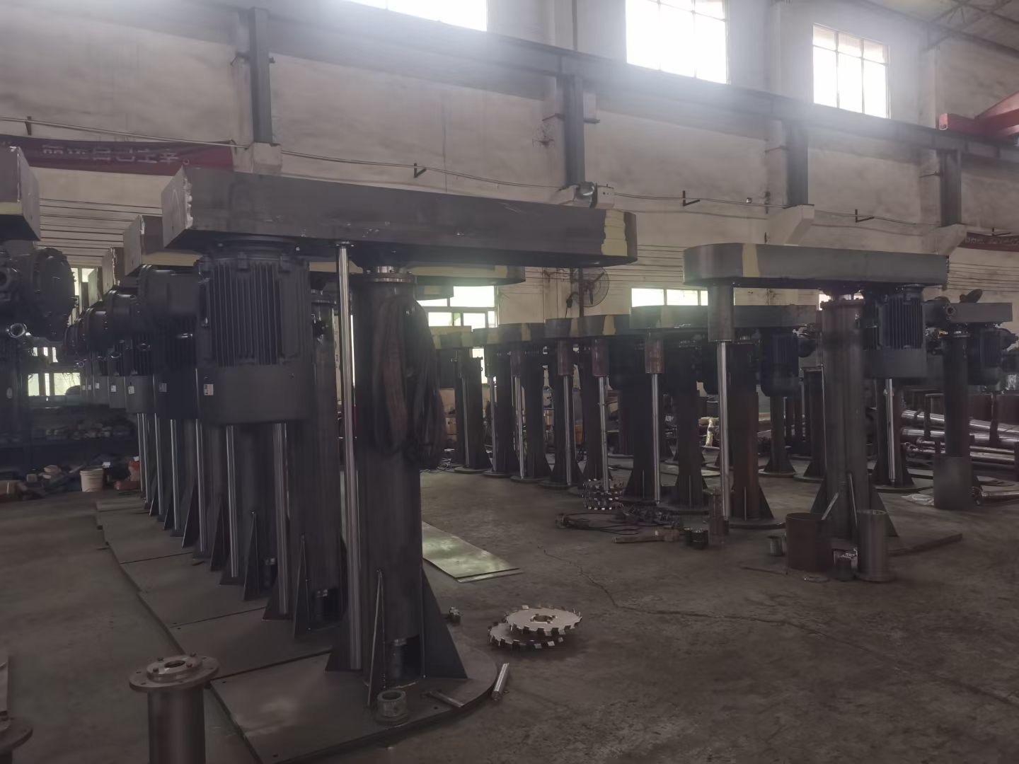 發(fā)往 迪拜 阿聯(lián)酋 高速分散機(jī) 及蝶式攪拌機(jī)采購項(xiàng)目(圖6)