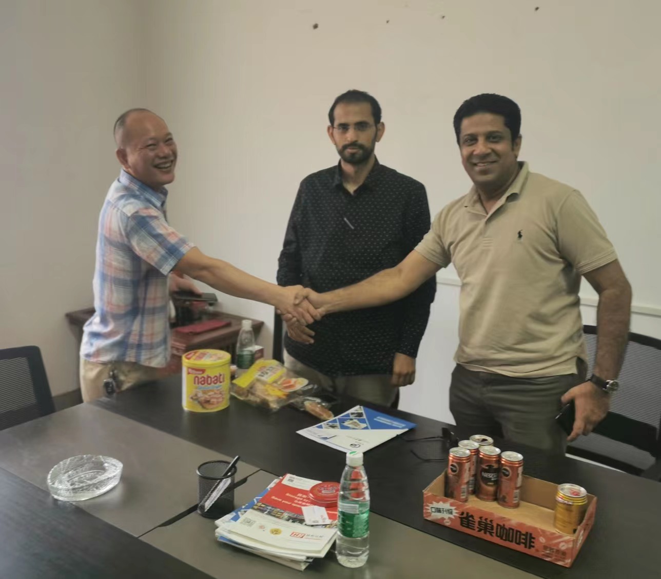 發(fā)往 迪拜 阿聯(lián)酋 高速分散機(jī) 及蝶式攪拌機(jī)采購(gòu)項(xiàng)目