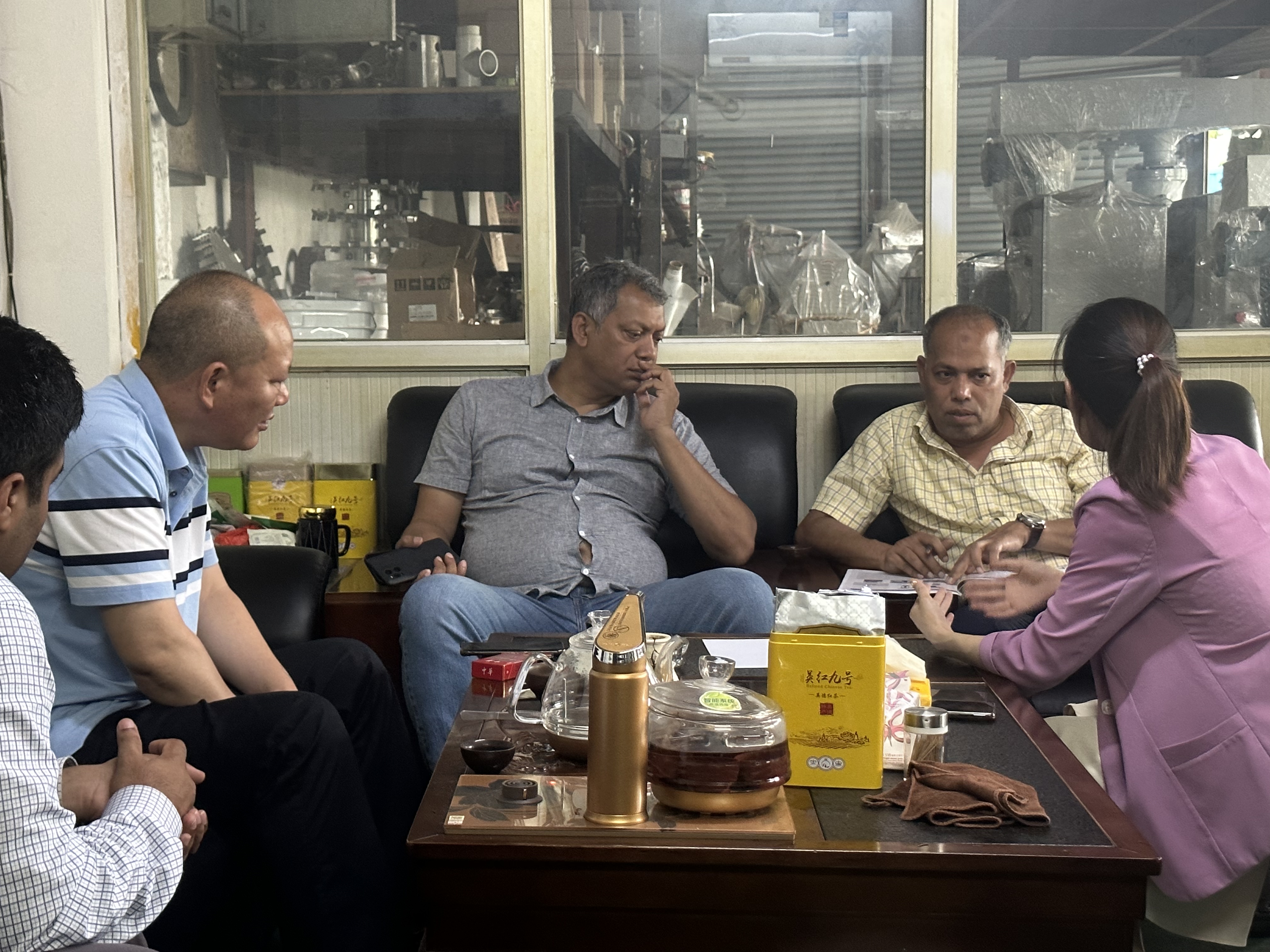 沙特阿拉伯十大著名之一 化工廠粘合劑廠商 采購(gòu)分散機(jī)50臺(tái)