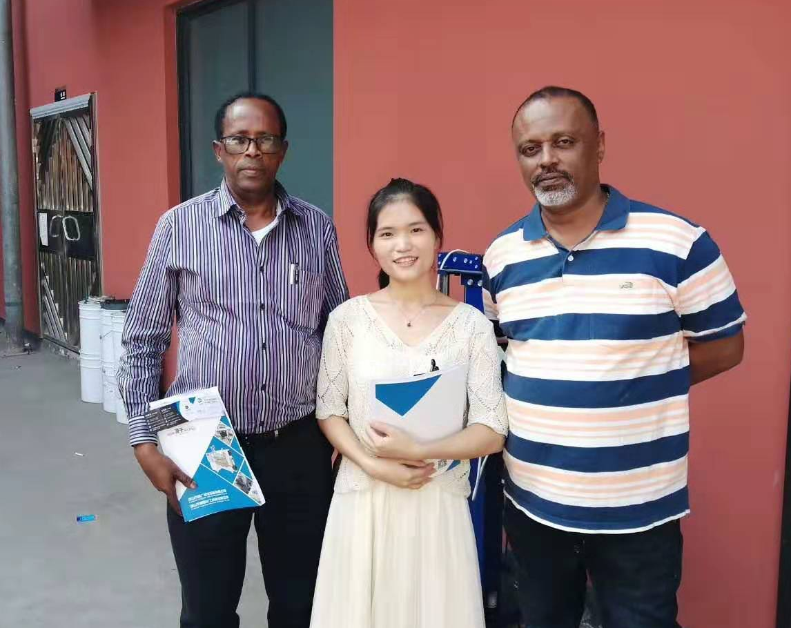 來(lái)自南非客戶采購(gòu)高速分散機(jī)  平臺(tái)反應(yīng)釜案例