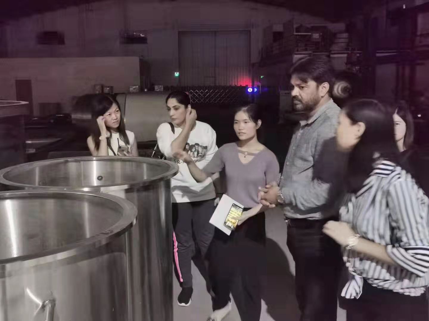 來(lái)自印度孟買 十大粘合劑廠商 藝術(shù)涂料生產(chǎn)線 的采購(gòu)方案